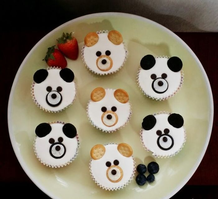 Cute-panda-cupcakes13__700
